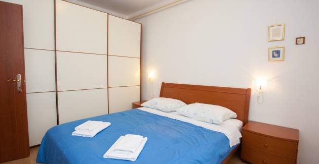 Apartment Dekanic D. - on the Ground Floor, with Terrace