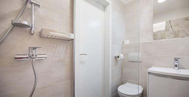 Room Dekanic No.1 - with mini Fridge and Terrace