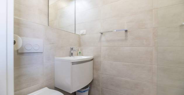 Room Dekanic No.1 - with mini Fridge and Terrace