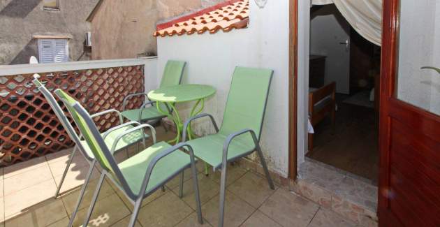 Apartment Fantov - in the old Part of Baska, with a nearby Parking