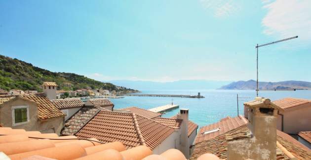 Apartment Fantov - in the old Part of Baska, with a nearby Parking
