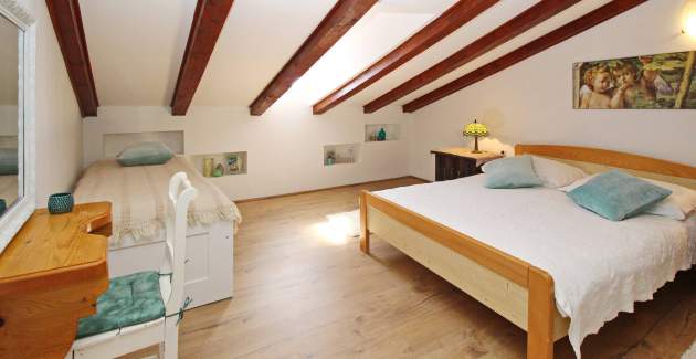 Apartment Fantov - in the old Part of Baska, with a nearby Parking