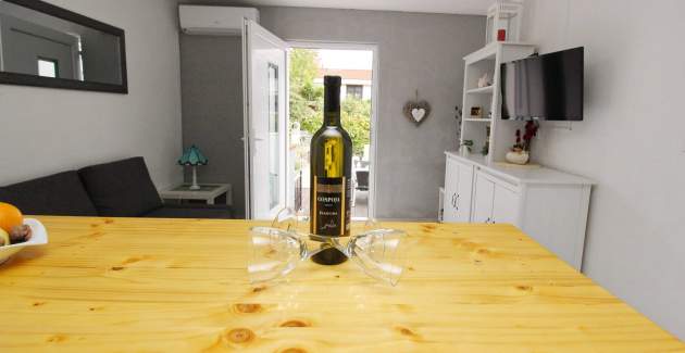 Apartment Fantov No.1 - with Terrace, 250 m from the Beach