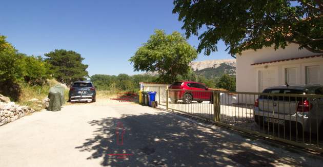 Apartment Fantov No.3 - with large Balcony, 250 m from the Beach