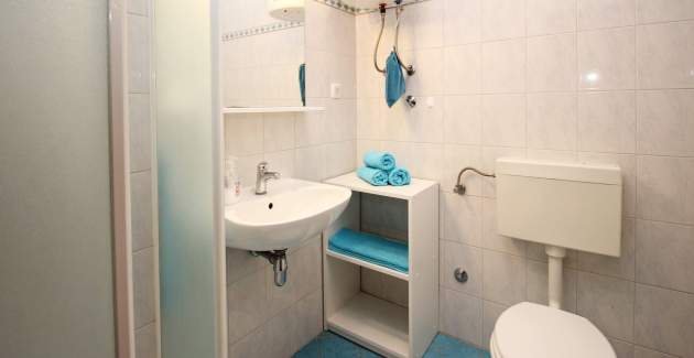 Apartment Fantov No.3 - with large Balcony, 250 m from the Beach