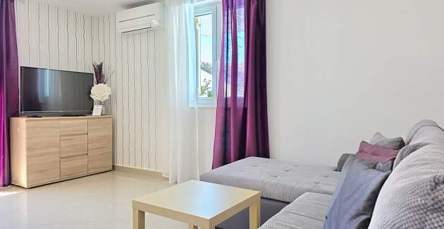 Apartment Gorica 2 No.1 - with Terrace and Pool