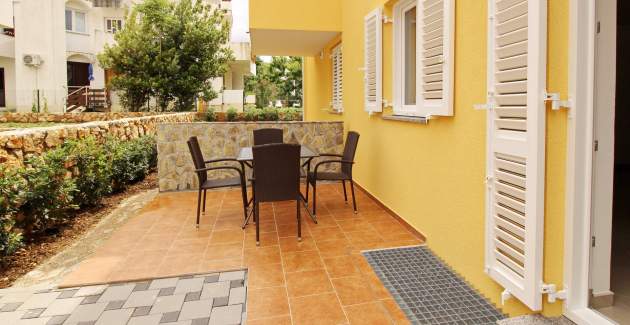 Apartment Gorica 2 No.2 - with Terrace and Pool