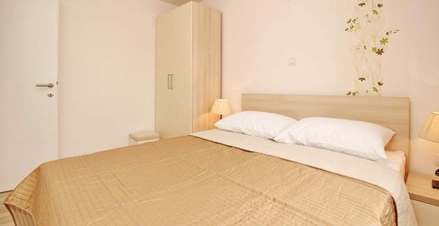 Apartment Gorica 2 No.2 - with Terrace and Pool