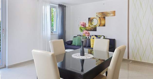 Apartment Gorica 2 No.2 - with Terrace and Pool