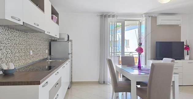 Appartamento Gorica 2 n.5 – con balcone e piscina