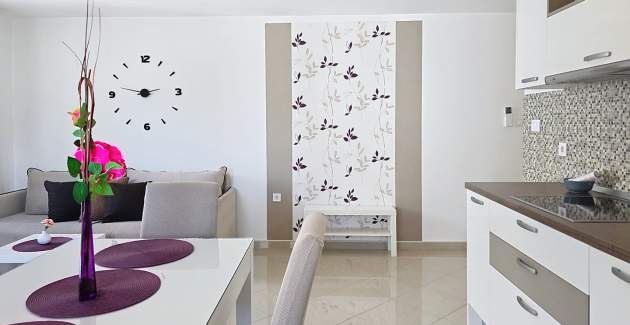 Appartamento Gorica 2 n.5 – con balcone e piscina