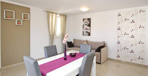 Apartment Gorica 2 No.5 - with Balcony and Pool