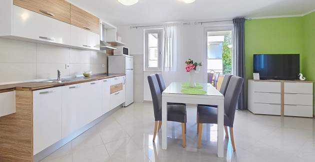 Appartamento Gorica 2 n.6 – con balcone e piscina