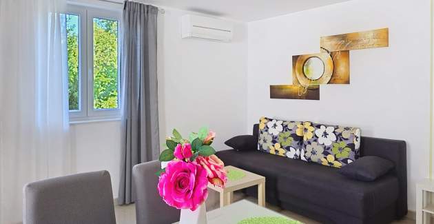 Appartamento Gorica 2 n.6 – con balcone e piscina