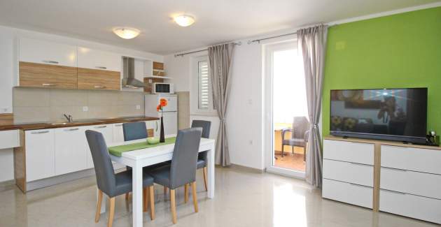 Apartment Gorica 2 No.6 - with Balcony and Pool