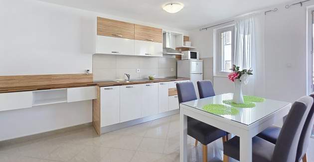 Appartamento Gorica 2 n.6 – con balcone e piscina