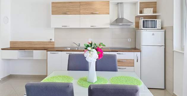 Appartamento Gorica 2 n.6 – con balcone e piscina