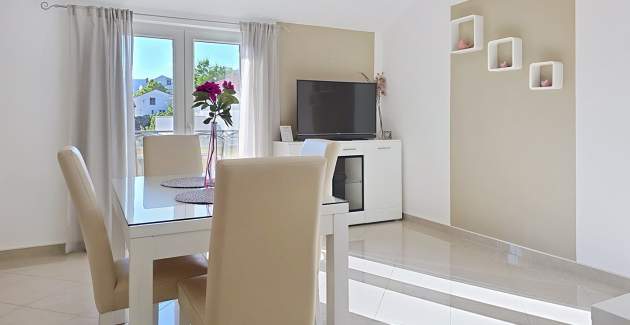 Appartamento Gorica 2 n.8 – con balcone e piscina
