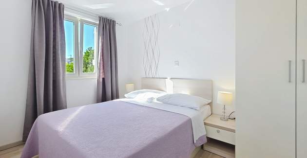 Apartment Gorica 2 No.4 - with Balcony and Pool