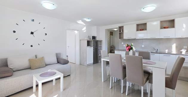 Apartment Gorica 2 No.4 - with Balcony and Pool