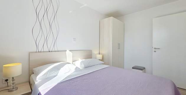 Apartment Gorica 2 No.4 - with Balcony and Pool