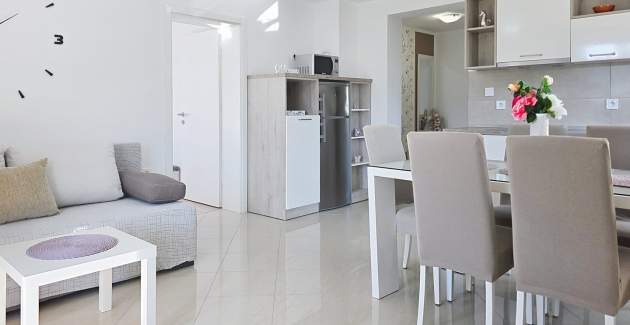 Apartment Gorica 2 No.4 - with Balcony and Pool