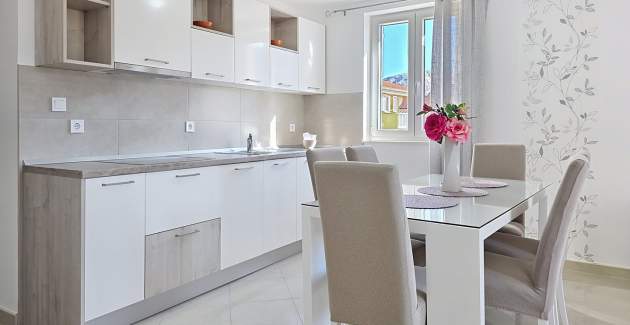 Apartment Gorica 2 No.4 - with Balcony and Pool