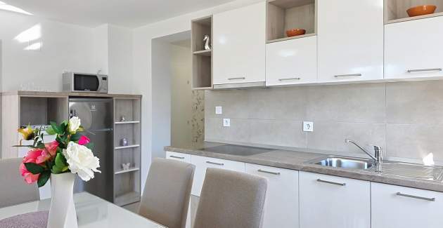 Apartment Gorica 2 No.4 - with Balcony and Pool