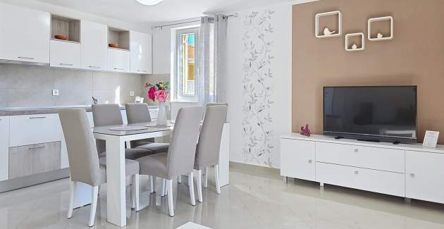 Apartment Gorica 2 No.4 - with Balcony and Pool