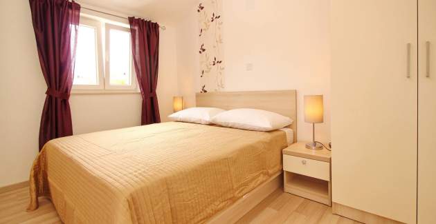 Apartment Gorica 2 No.7 - with Balcony and Pool