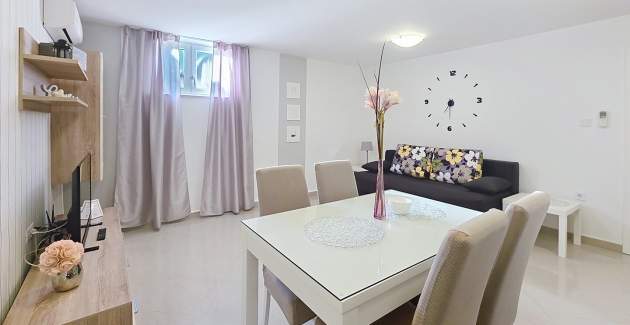 Apartman Gorica 2 br.10 – s bazenom, u suterenu