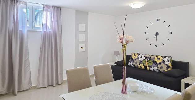 Apartman Gorica 2 br.10 – s bazenom, u suterenu
