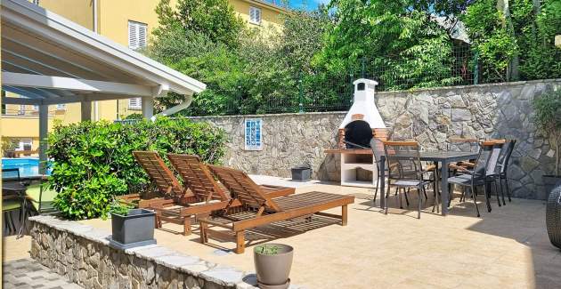 Monolocale Gorica 2 n.11 – con piscina, al piano seminterrato