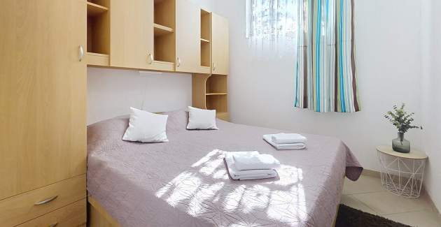 Apartment Grozdana No. 1A - with Terrace