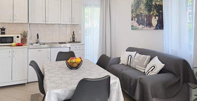 Apartment Grozdana No. 1A - with Terrace