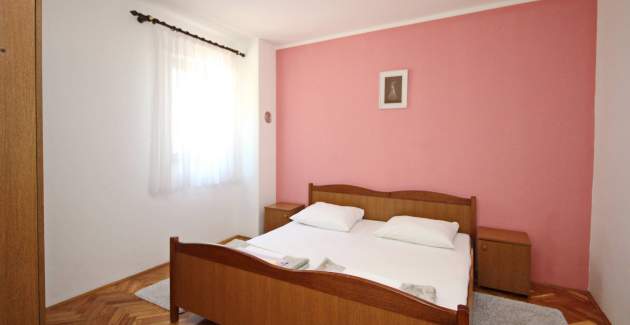 Apartment Karamarko - with large Balcony