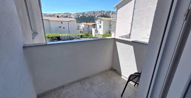Apartment Karamarko - with large Balcony