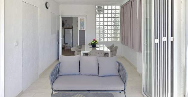 Apartment Karamarko - with large Balcony