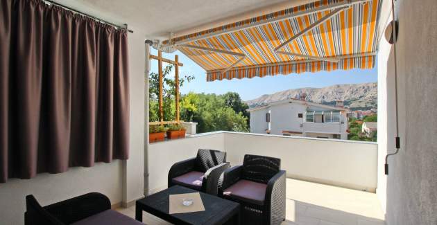 Apartment Karamarko - with large Balcony