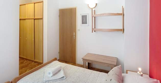 Apartment Karamarko - with large Balcony
