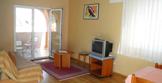 Standard Apartment Klaric Prvic - 200 m from the Beach, with Balcony