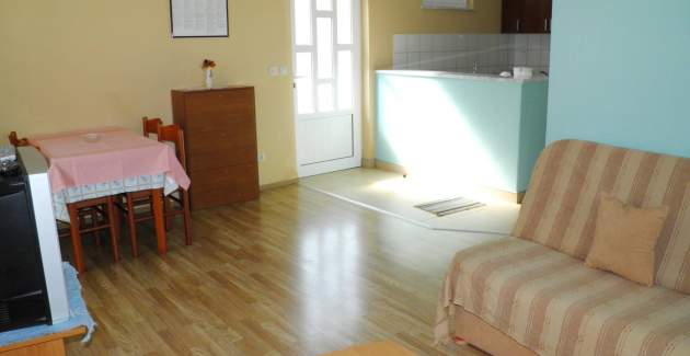 Standard Apartment Klaric Prvic - 200 m from the Beach, with Balcony