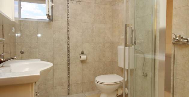 Apartment Knezevic - with Balcony and Parking