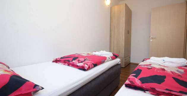 Apartment Kucar No.1 - with Terrace, 350m from the Beach