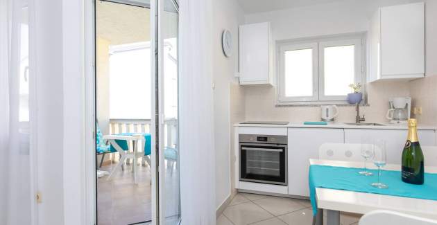 Apartment Lavendel - with Balcony, 250 m from the Beach