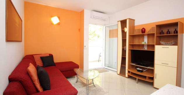 Apartment Krleza - with large, covered Terrace