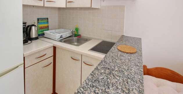 Apartment Lovincic No.7 – mit Meerblick, 200 m vom Strand entfernt