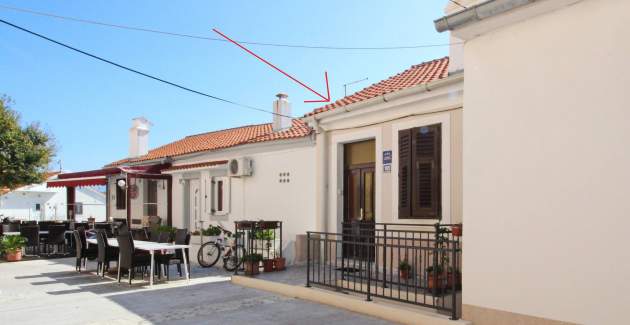 Studio Apartment Mihovil - near the Beach, with Sea View