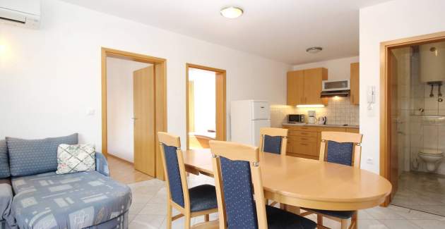 Apartment Mikulan Nara B - with Balcony, 350 m from the Beach