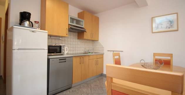 Apartman Mikulan Nara Priz – s terasom, 350 m od plaže